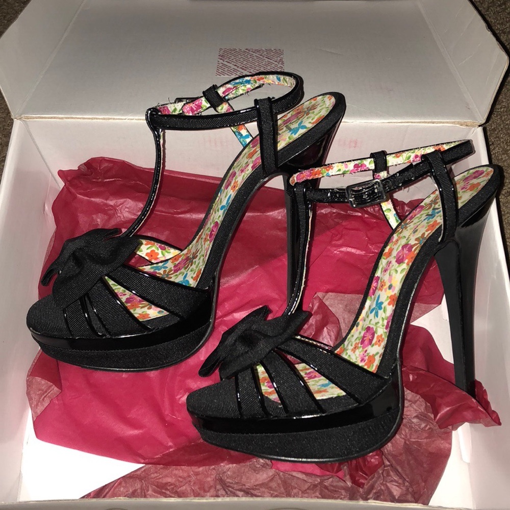 HEELS